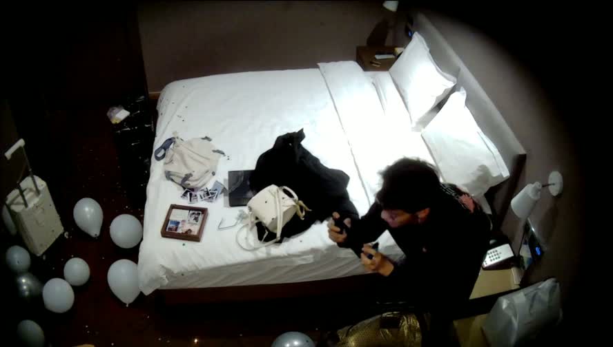 图片[3]-流出酒店偷拍眼镜男和朋友给皮靴时尚女友庆生完舔逼舔臭脚各种姿势操逼-老宋小屋