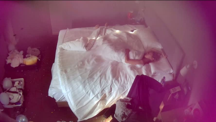 图片[8]-流出酒店偷拍眼镜男和朋友给皮靴时尚女友庆生完舔逼舔臭脚各种姿势操逼-老宋小屋