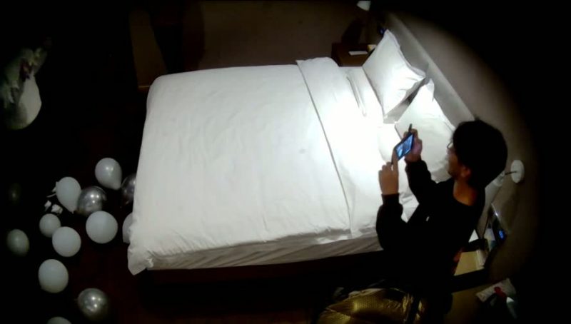 流出酒店偷拍眼镜男和朋友给皮靴时尚女友庆生完舔逼舔臭脚各种姿势操逼-老宋小屋