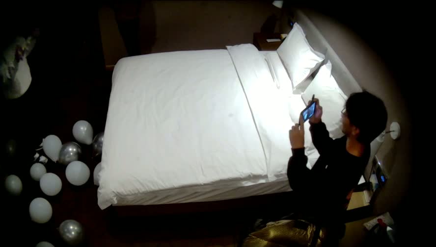 图片[1]-流出酒店偷拍眼镜男和朋友给皮靴时尚女友庆生完舔逼舔臭脚各种姿势操逼-老宋小屋